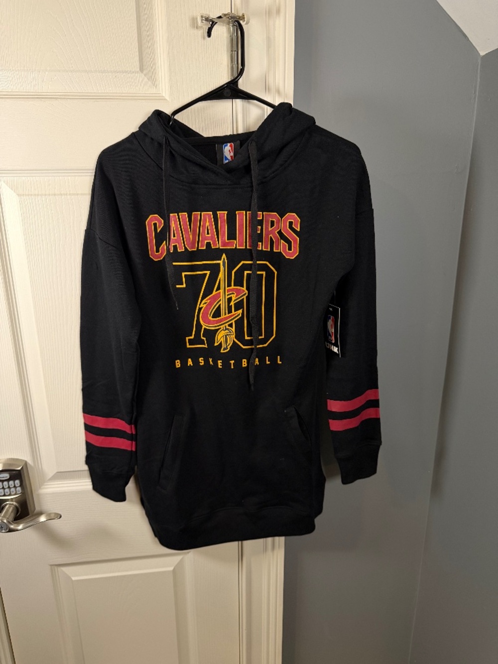 UNK Cleveland Cavaliers NBA 70 Basketball Pullover Hoodie Black Men's Medium NWT